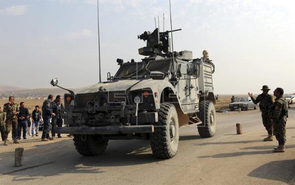 Fuerzas iraquíes atacan la principal línea defensiva del EI al sur de Mosul